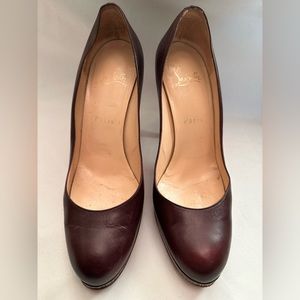 100% Authentic CHRISTIAN LOUBOUTIN Simple Leather Pumps